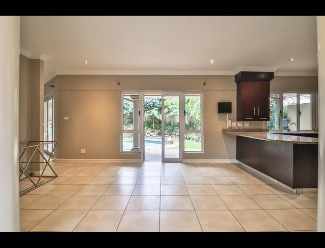 3 BEDROOM TOWNHOUSE TO LET IN UMHLANGA CENTRAL